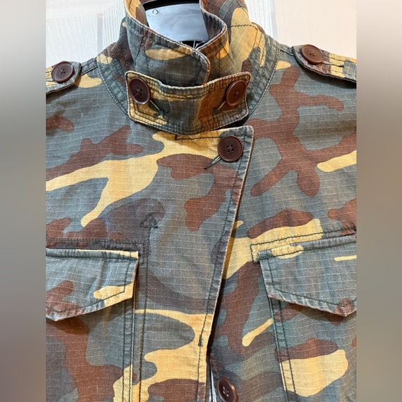 Madewell Outbound Camouflage Jacket, Collar game on this jacket is awesome! - Picture 1 of 7